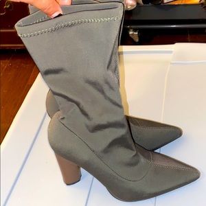 Cape Robbin olive green booties